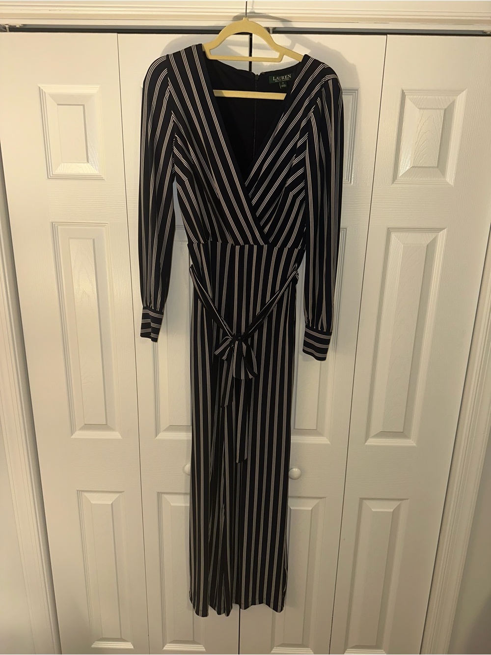 LAUREN by Ralph Lauren V Neck Long Sleeve Jumpsuit- Size 6